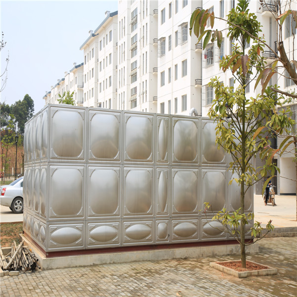 做不銹鋼水箱找千凱，專業(yè)定制，專注水箱11年，咨詢電話：0771-3903136