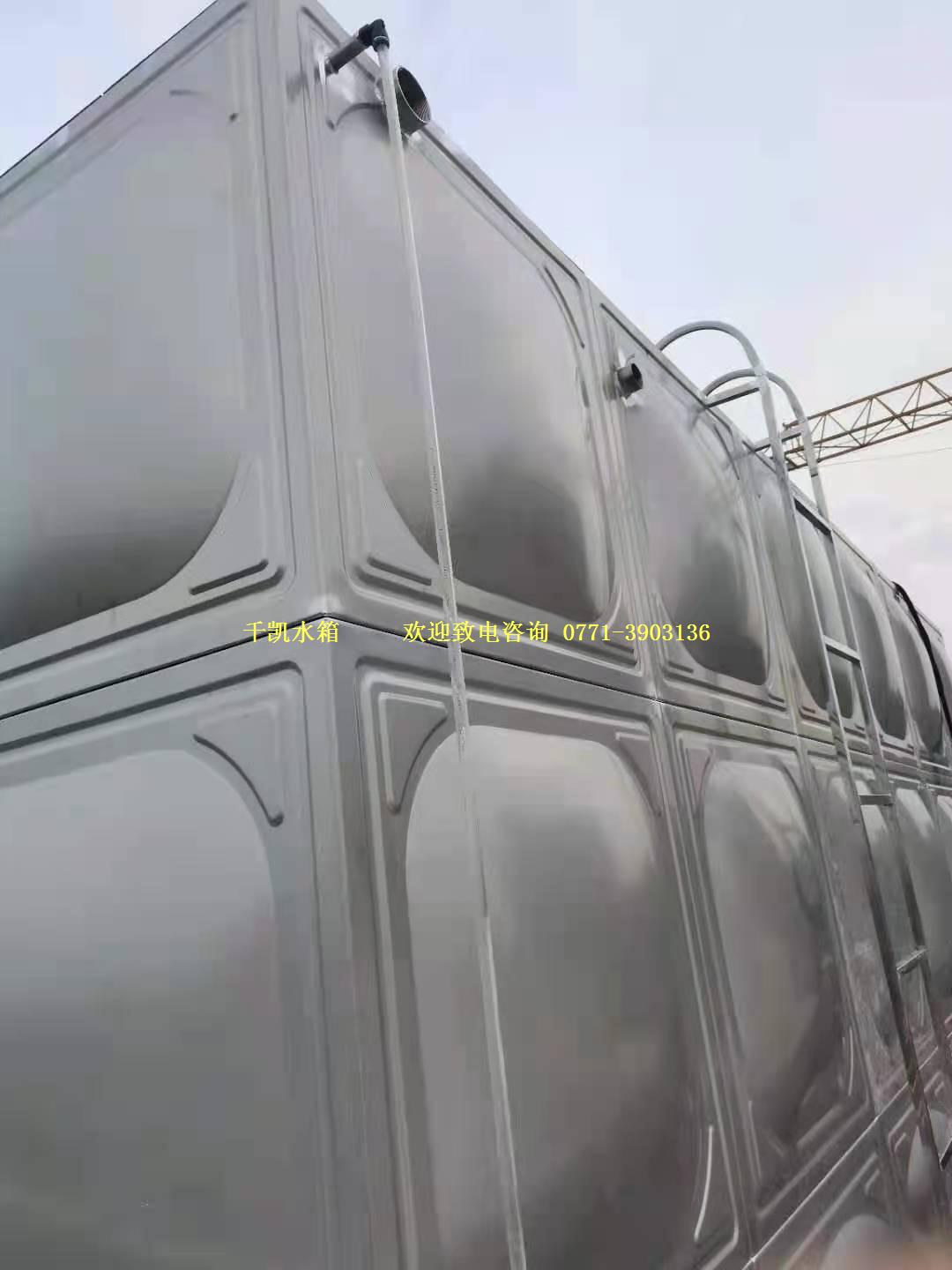 武鳴里建四小不銹鋼水箱用時3天完成安裝